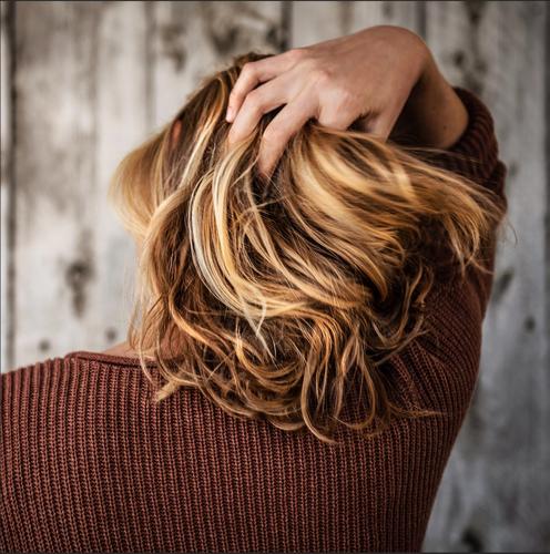 4 Ways To Give Your Hair A DESPERATELY Needed Scalp Detox